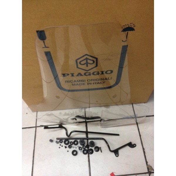 PIAGGO MP3 KIT PAR BRISE NEUF SAUTE VENT MODEL MOYEN
