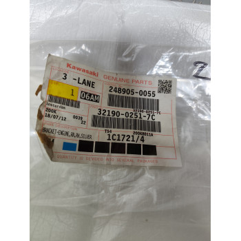 SUPPORT MOTEUR ARRIERE DROIT D'ORIGINE - KAWASAKI Z750 / Z1000 (2007-2010) NEUF