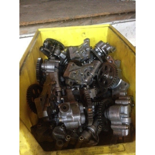 DUCATI LOTS POMPE A HUILE 25 AU TOTAL